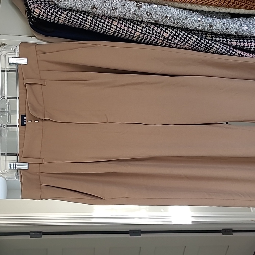 Gap High Rise Pleated taper Pant (Tall) - Picture 4 of 5